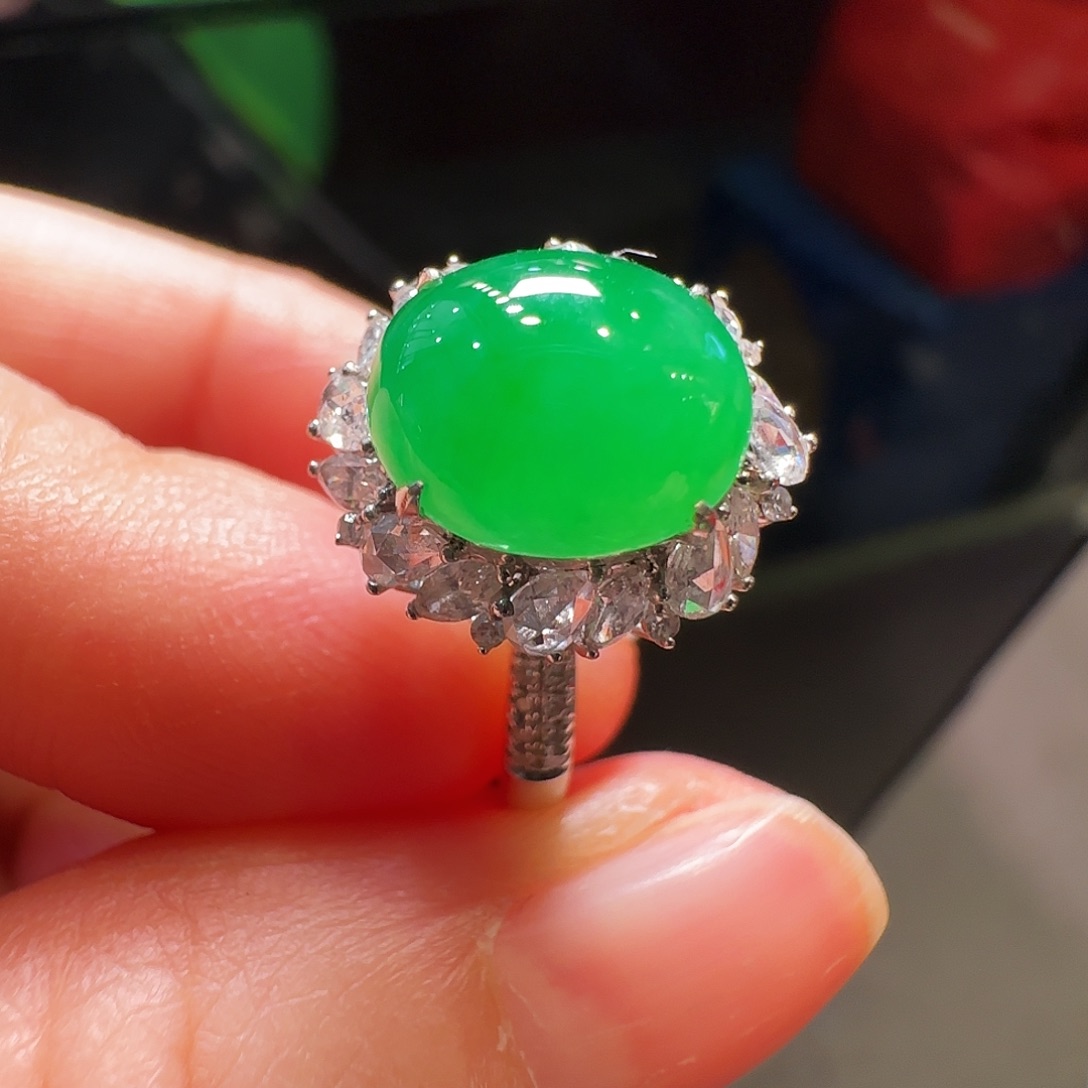 翡翠18K金镶嵌戒指