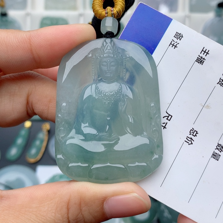 翡翠未镶嵌颈饰素衣