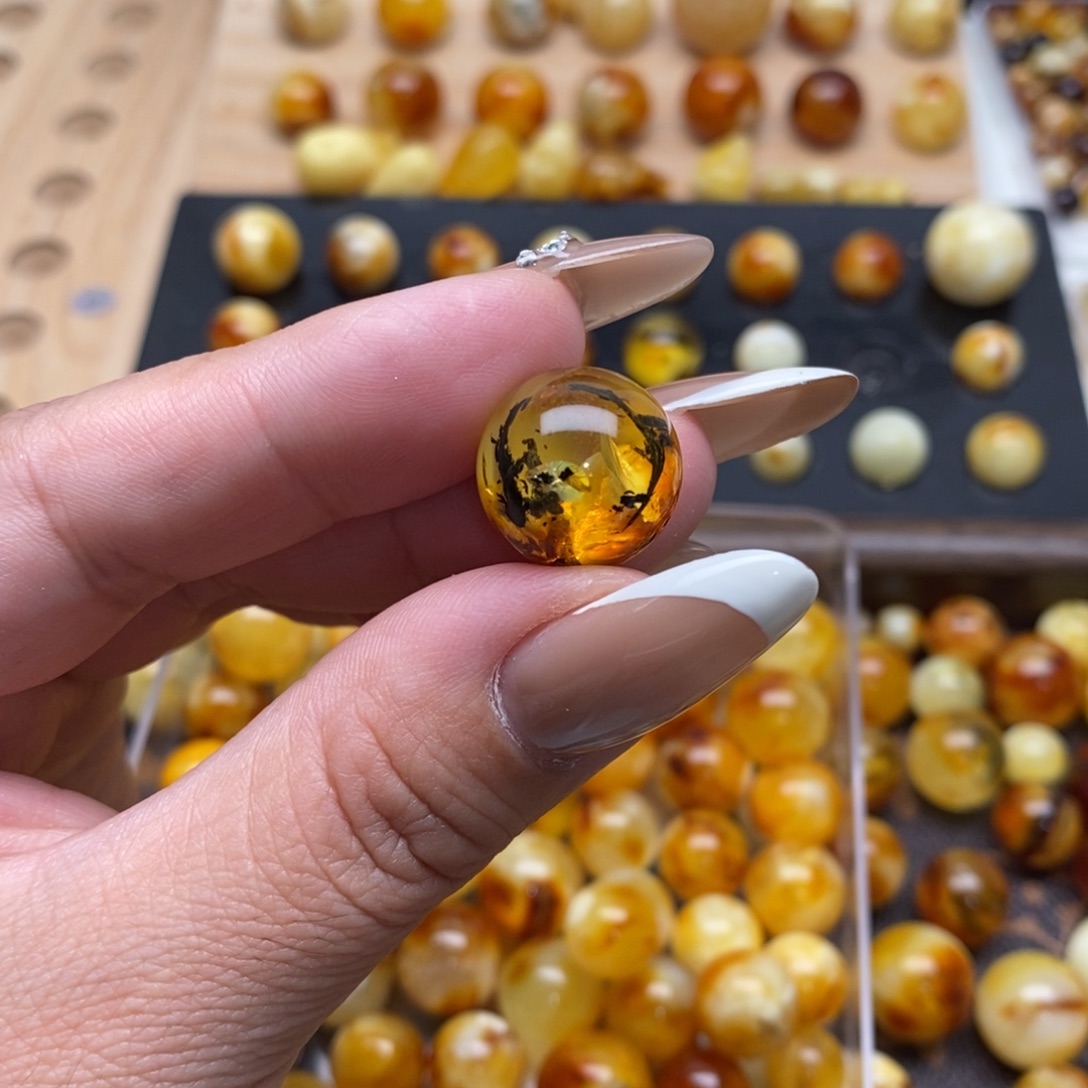 小***.琥珀未镶嵌珠宝奇石蜜蜡