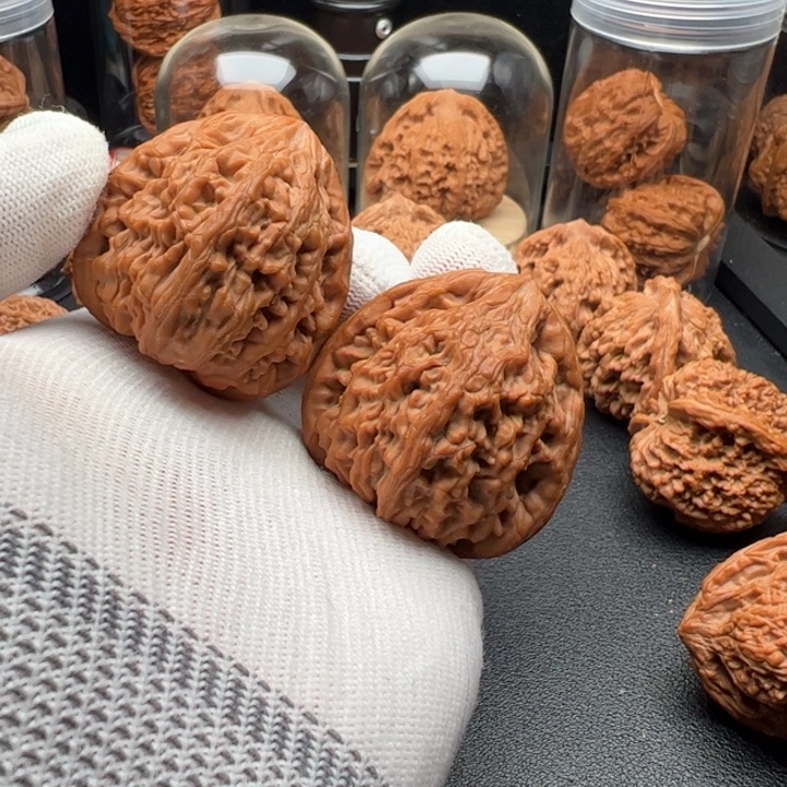 文玩核桃把件J**S虎头王顺丰到付邮费