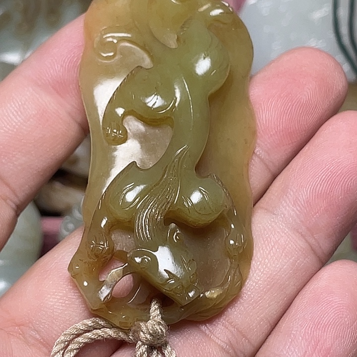 冰***淋和田玉未镶嵌挂件