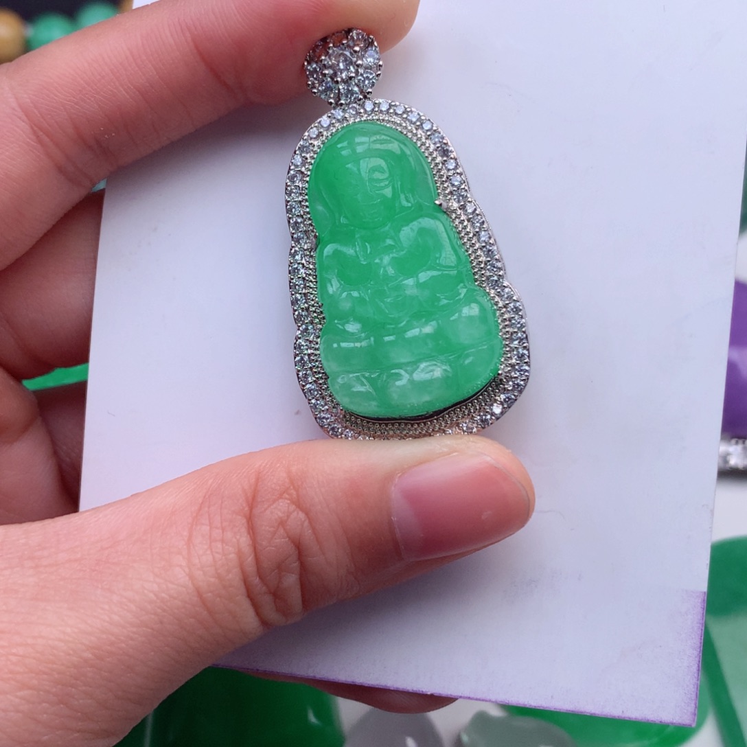 天然的缅料a货吊坠挂件