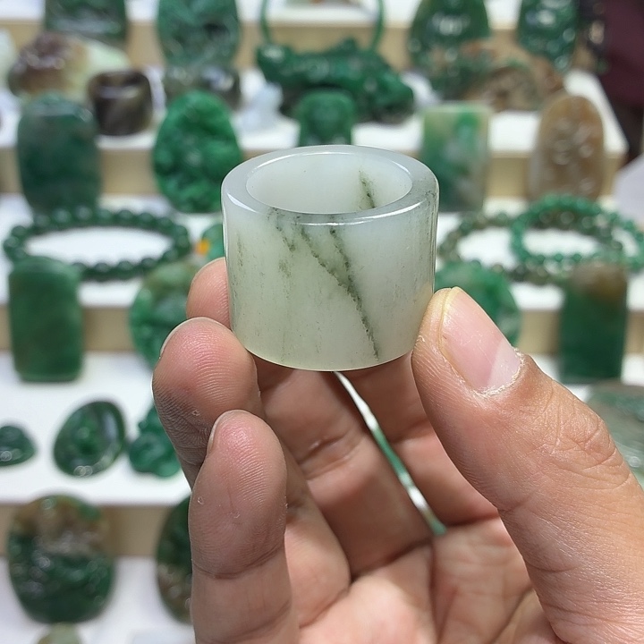 独山玉未镶嵌颈饰扳指内径22.3