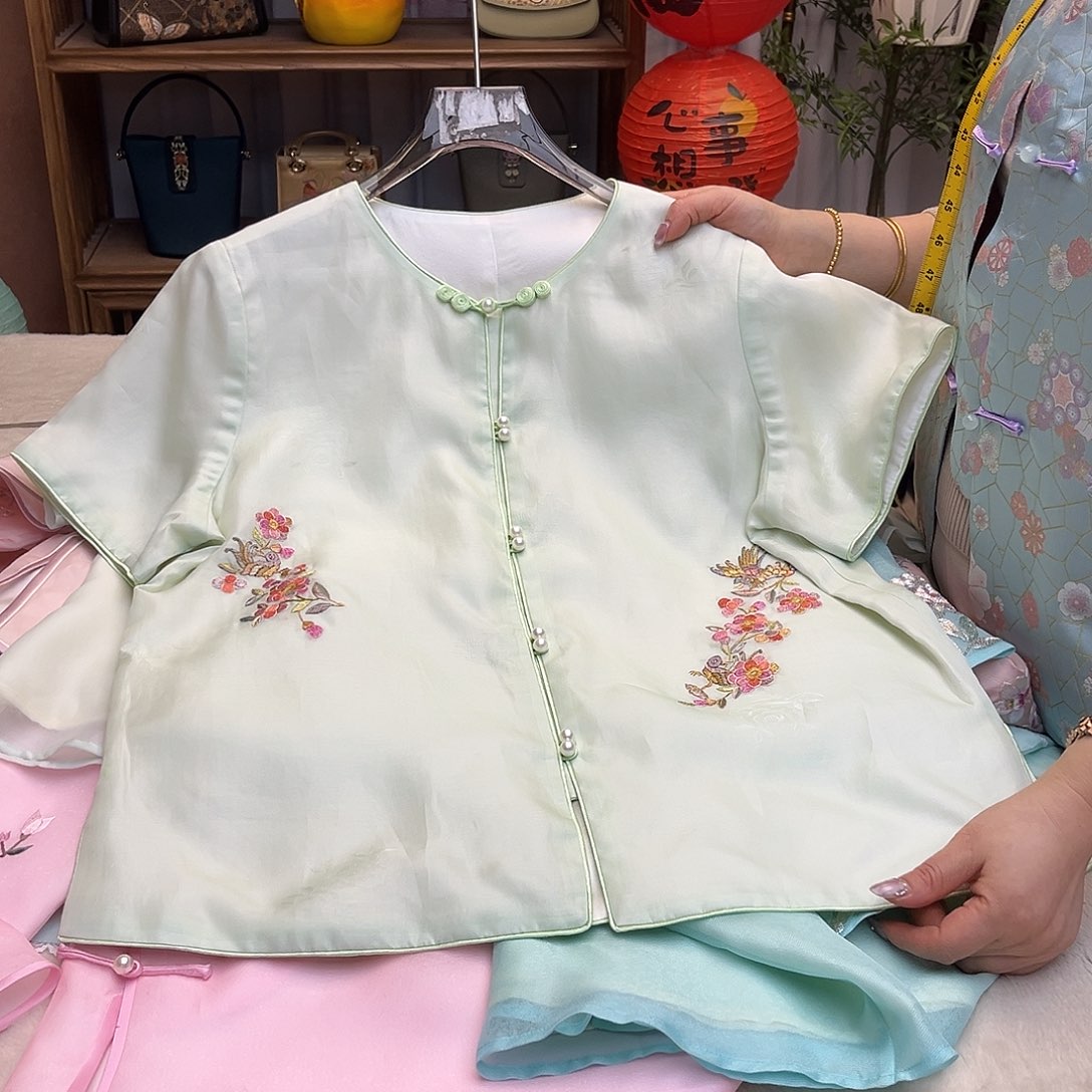 刺绣欧根纱成衣胸围104