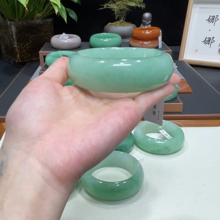 霞***天石英质玉（非洲翠）未镶嵌舍