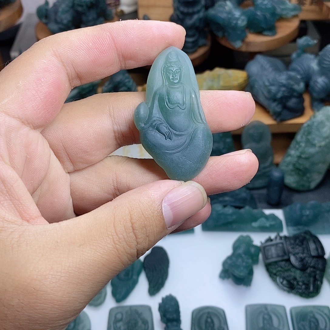青***稞定制翡翠未镶嵌观音