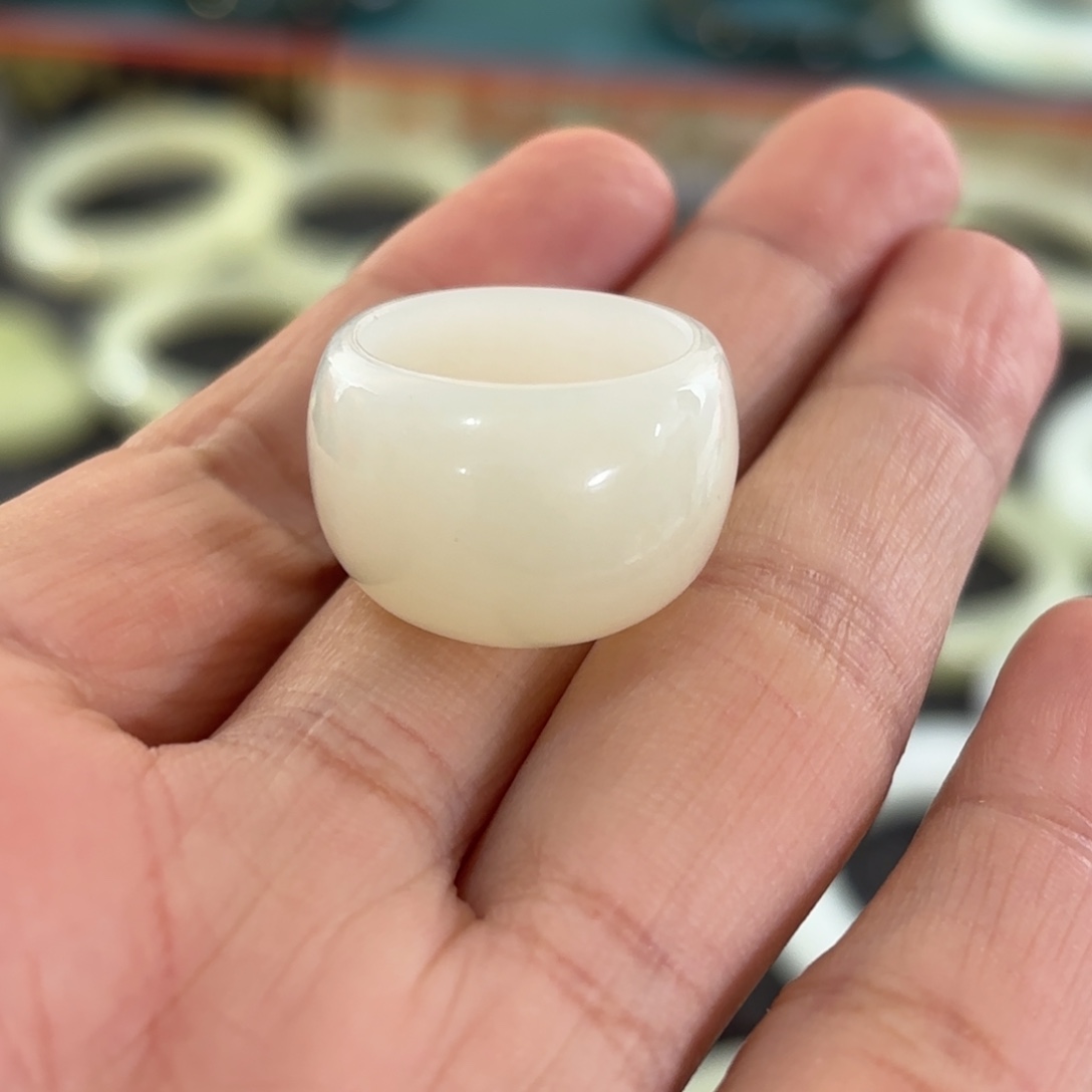 和田玉（糖玉）未镶嵌手链