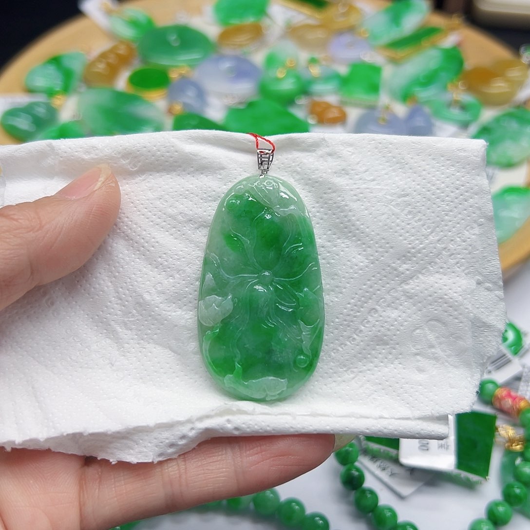 翡翠颈饰18K金镶嵌天然缅料A货一件