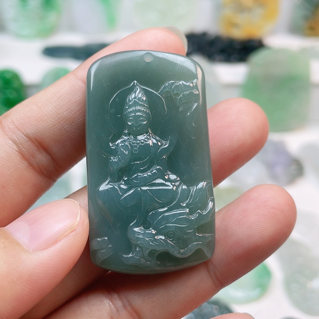 翡翠颈饰未镶嵌观音