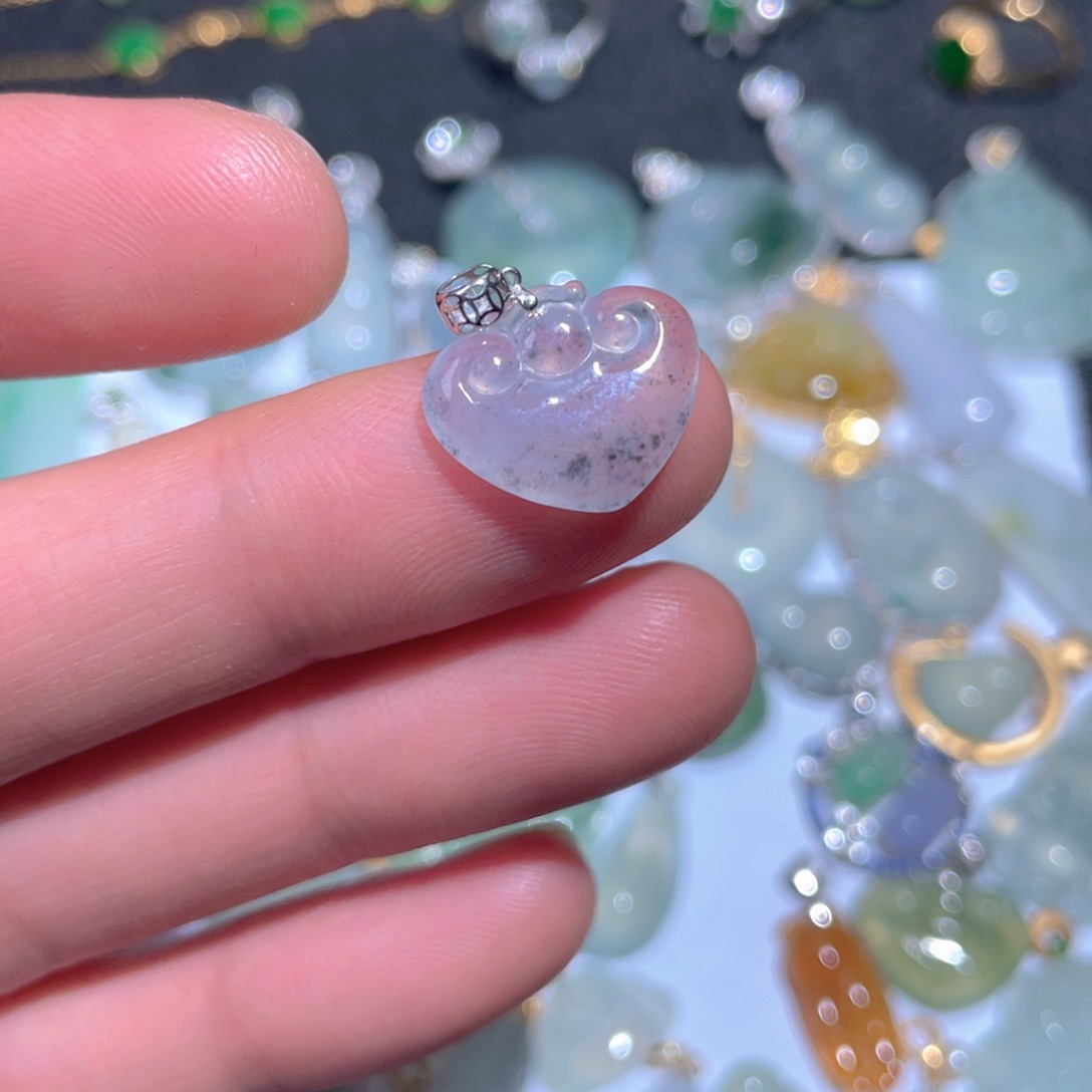 翡翠颈饰18K金镶嵌翡翠