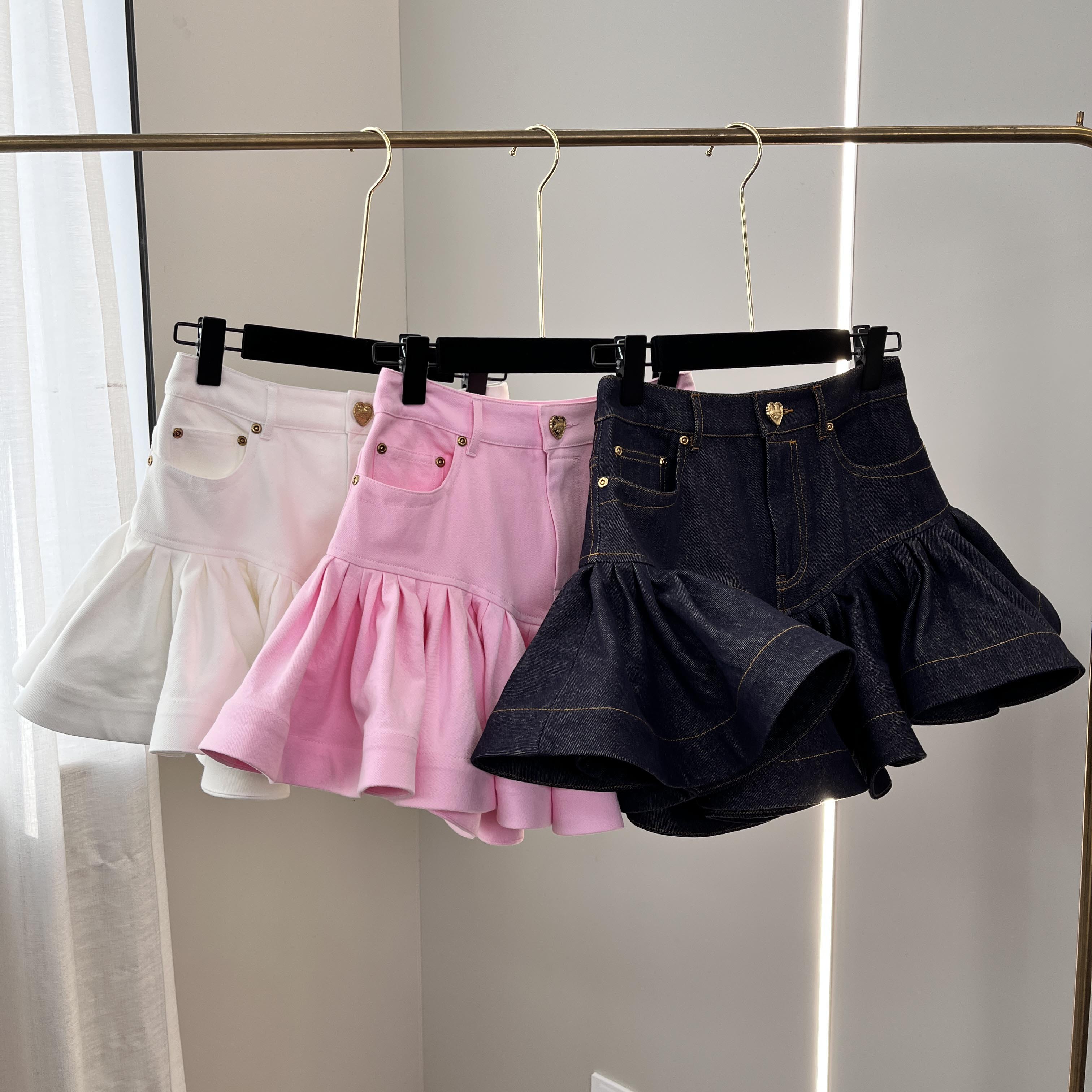 早春新品压褶荷叶摆牛仔短裙少女复古辣妹百搭风纯色韩版洋气