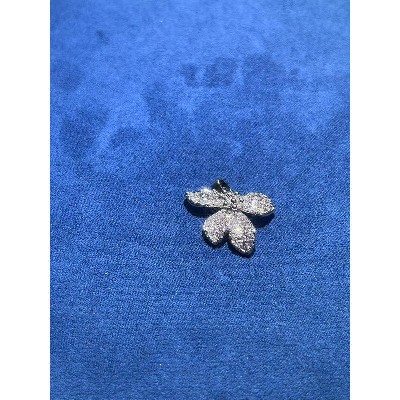 a919白色满镶花花吊坠多样性发货