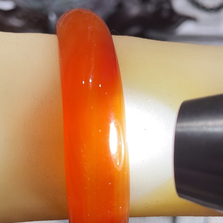 南红玛瑙未镶嵌手镯