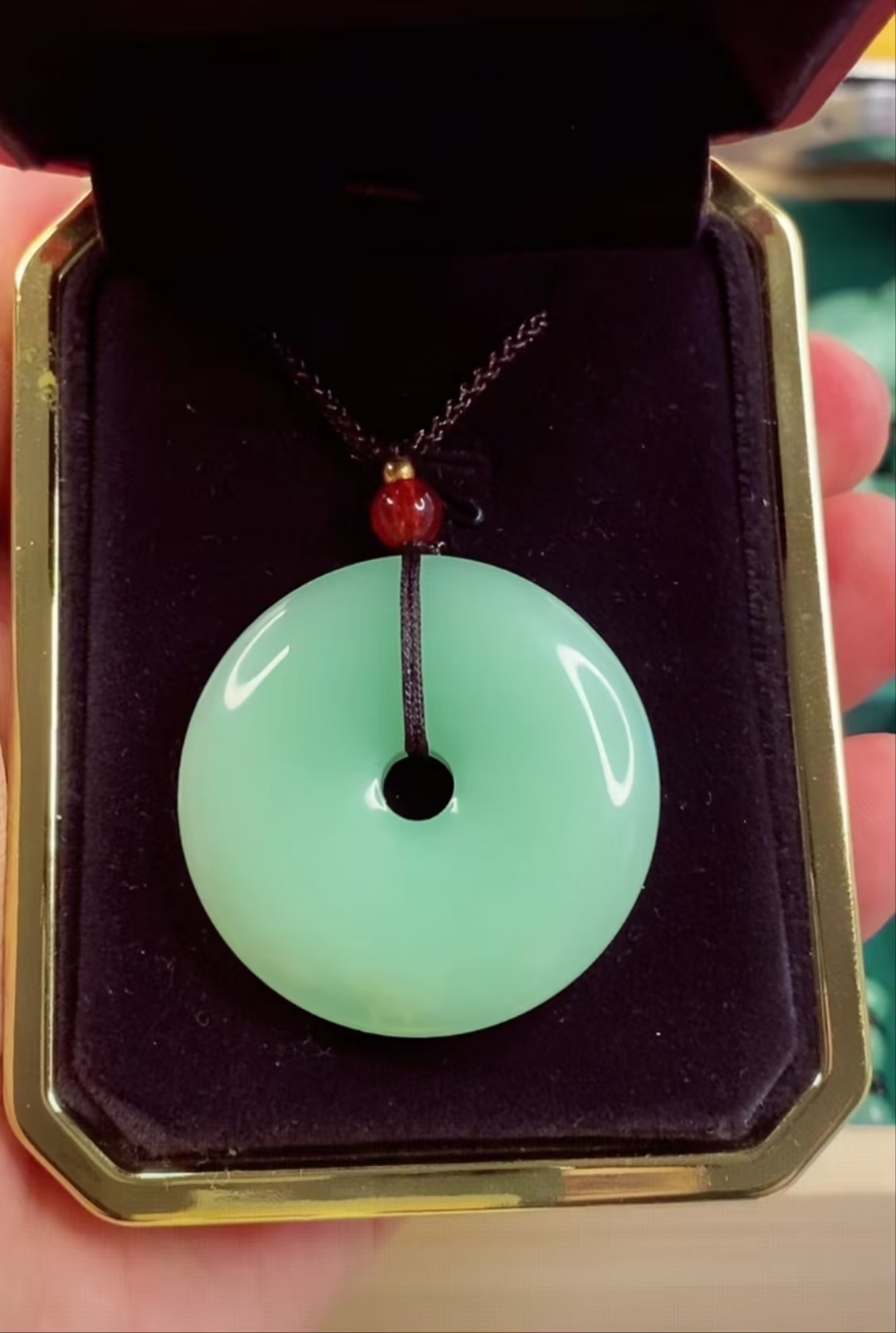   Q74.浅绿绳链新平安扣经典百搭吊坠