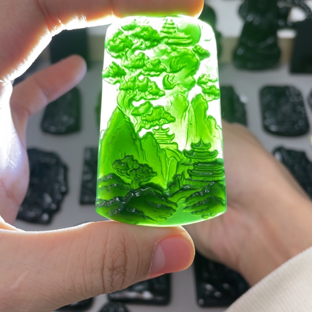 蛇纹石玉未镶嵌吊坠