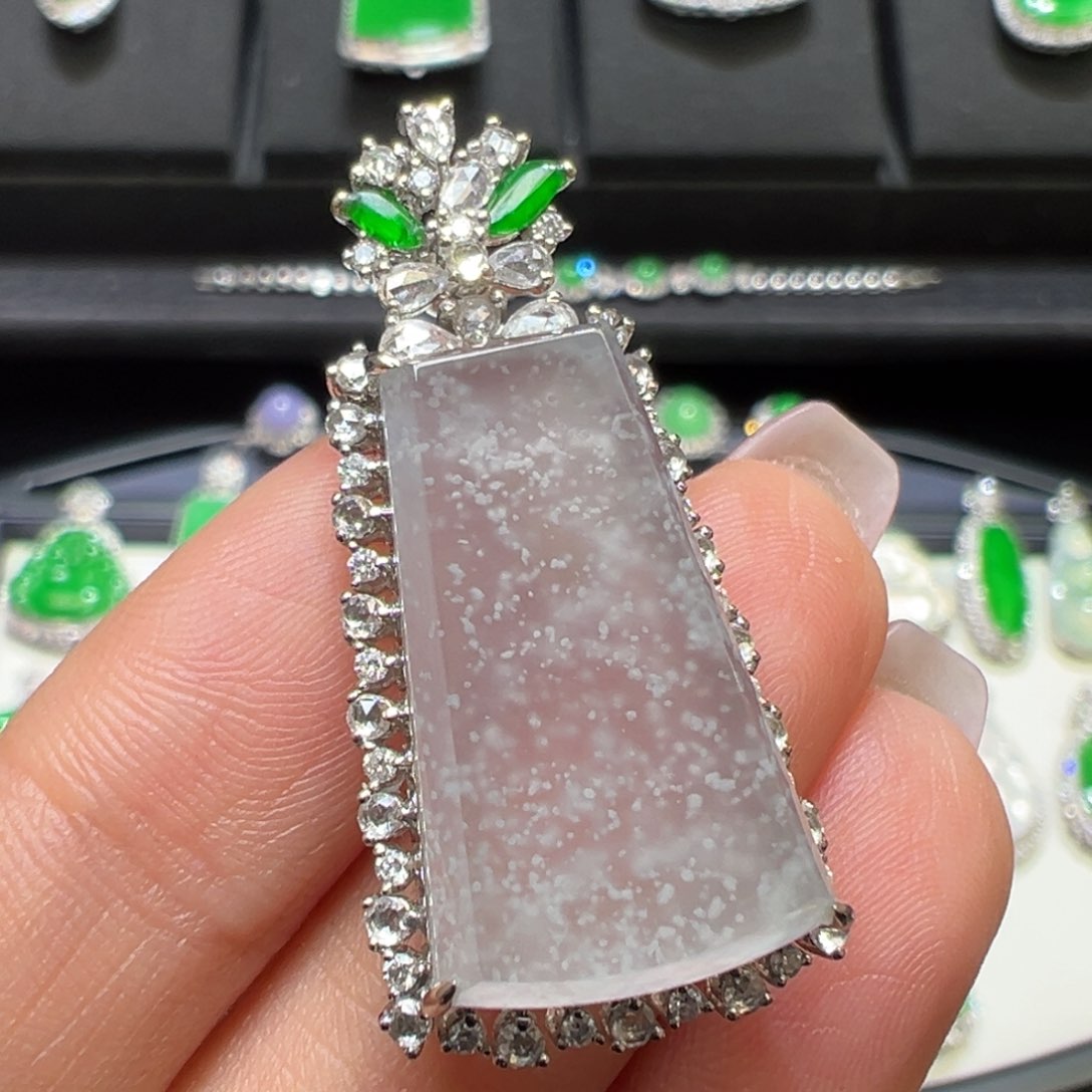 翡翠颈饰18K金镶嵌收到货48小时鉴赏期