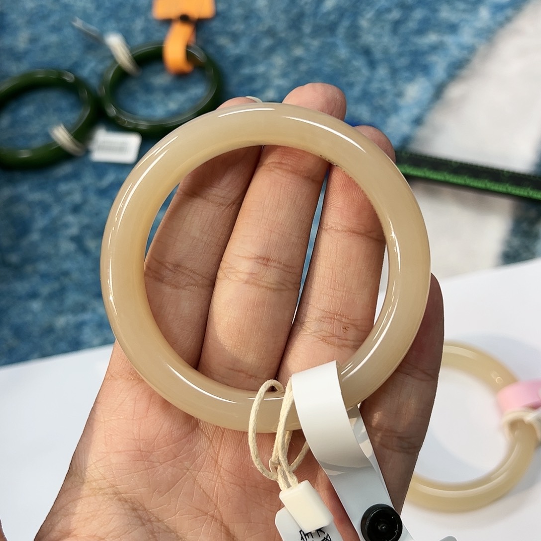 和田玉手镯未镶嵌一*人A0078-55