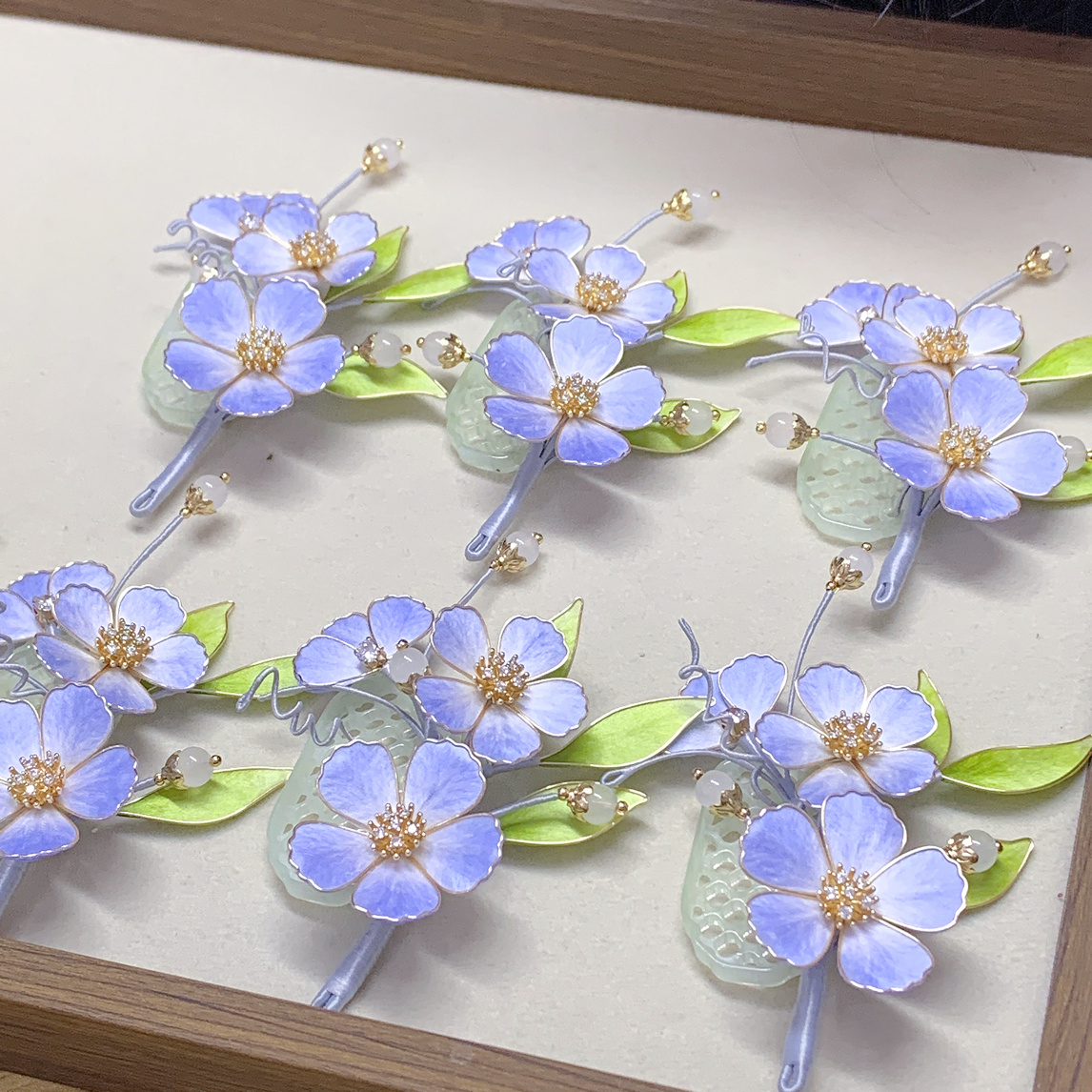 掐丝绒花带花窗默认边夹，可改主体