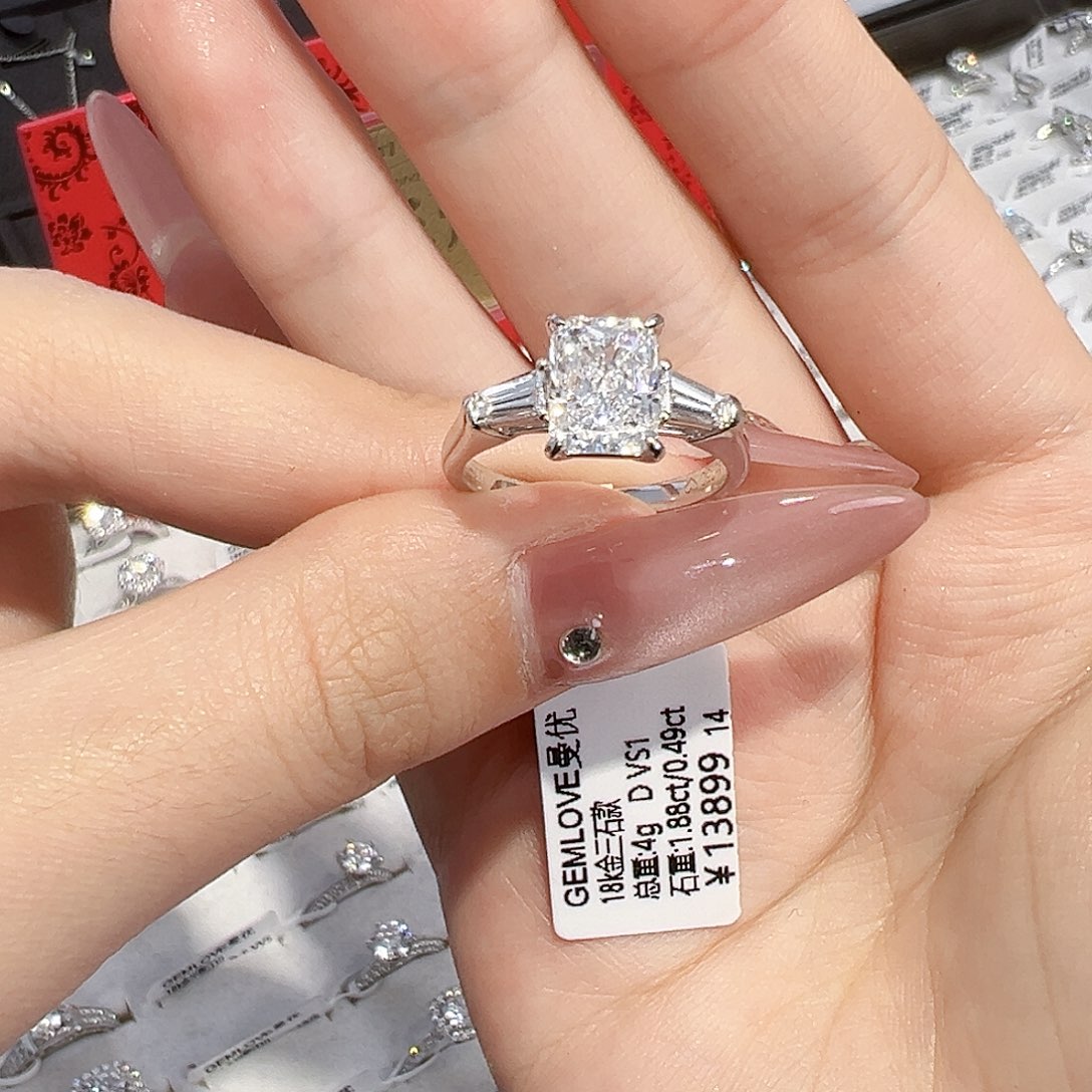 实验室培育钻石18K金镶嵌1.88ct 14圈