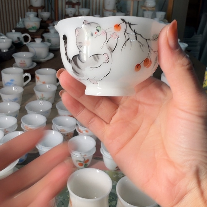 微瑕烤裂猫戏柿璞玉手绘釉上彩主人杯