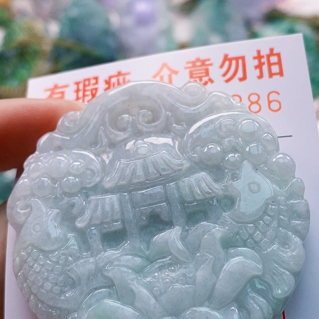 吊坠(不含链)未镶嵌翡翠