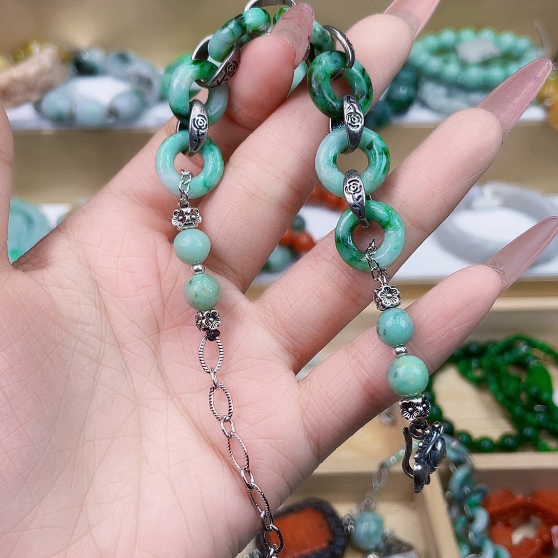 大***子翡翠未镶嵌手链手链