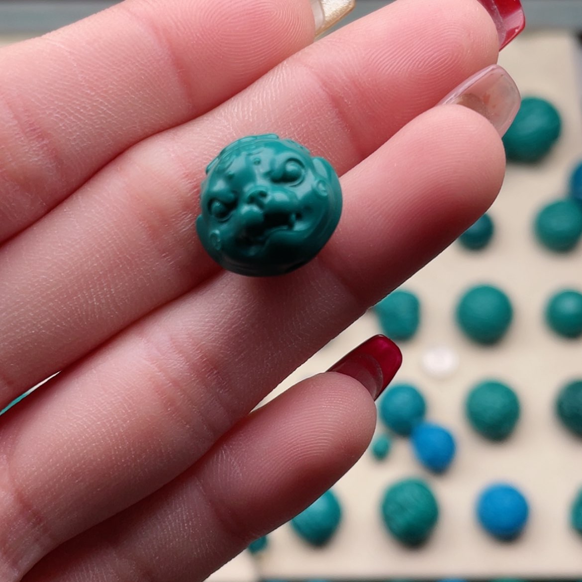 【闪购商品】玻璃颈饰老油绿如虎添翼背云一个