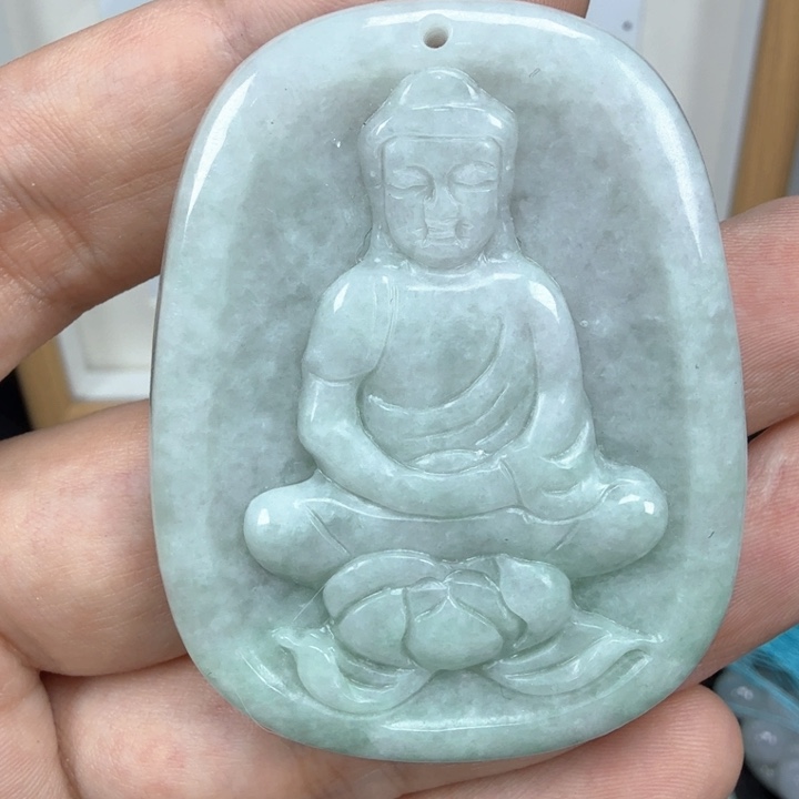 翡翠挂件未镶嵌翡翠