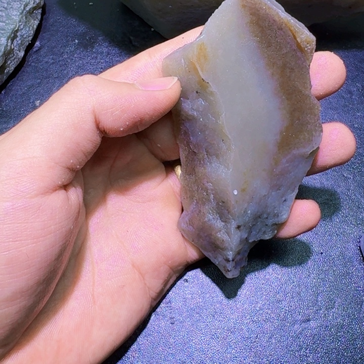 未镶嵌和田玉（糖玉）珠宝半成品