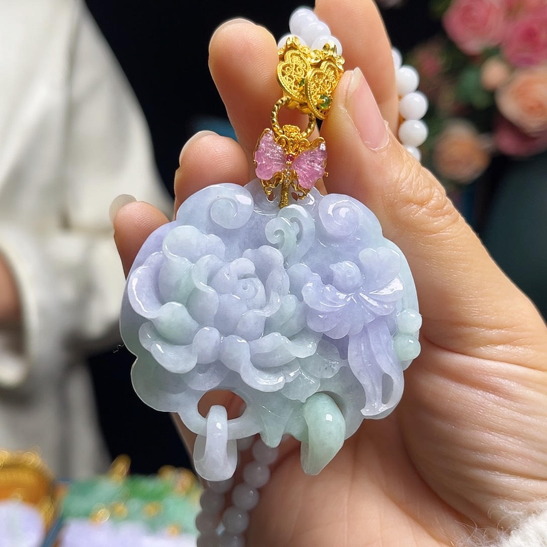 翡翠颈饰未镶嵌如意锁