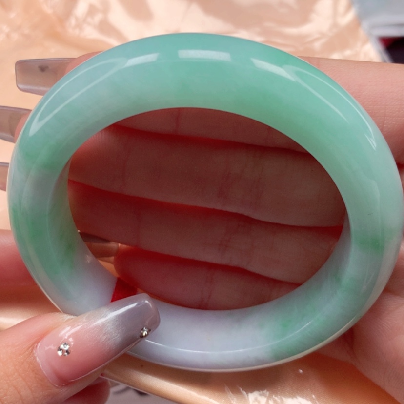 【闪购商品】翡翠手镯未镶嵌52-53圈