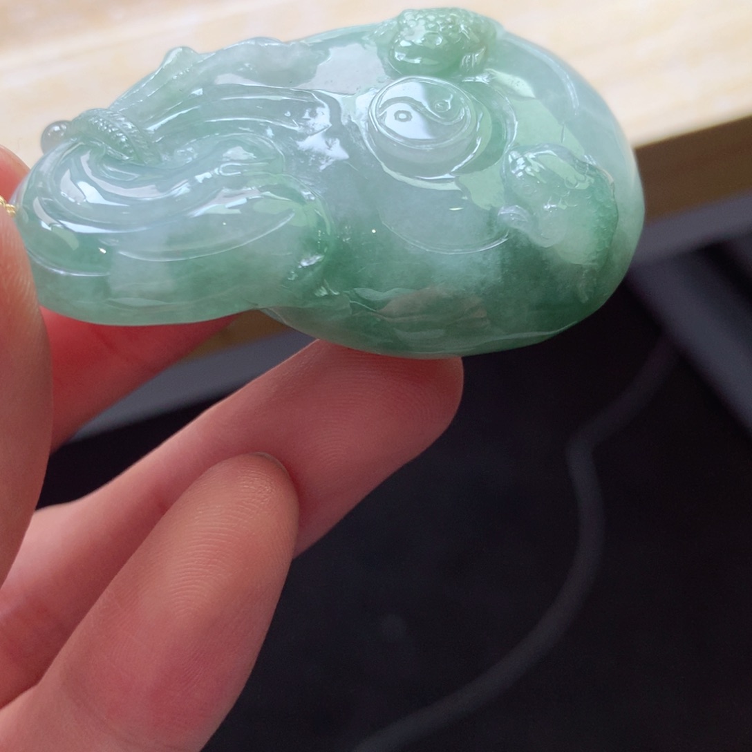 翡翠颈饰未镶嵌吊坠