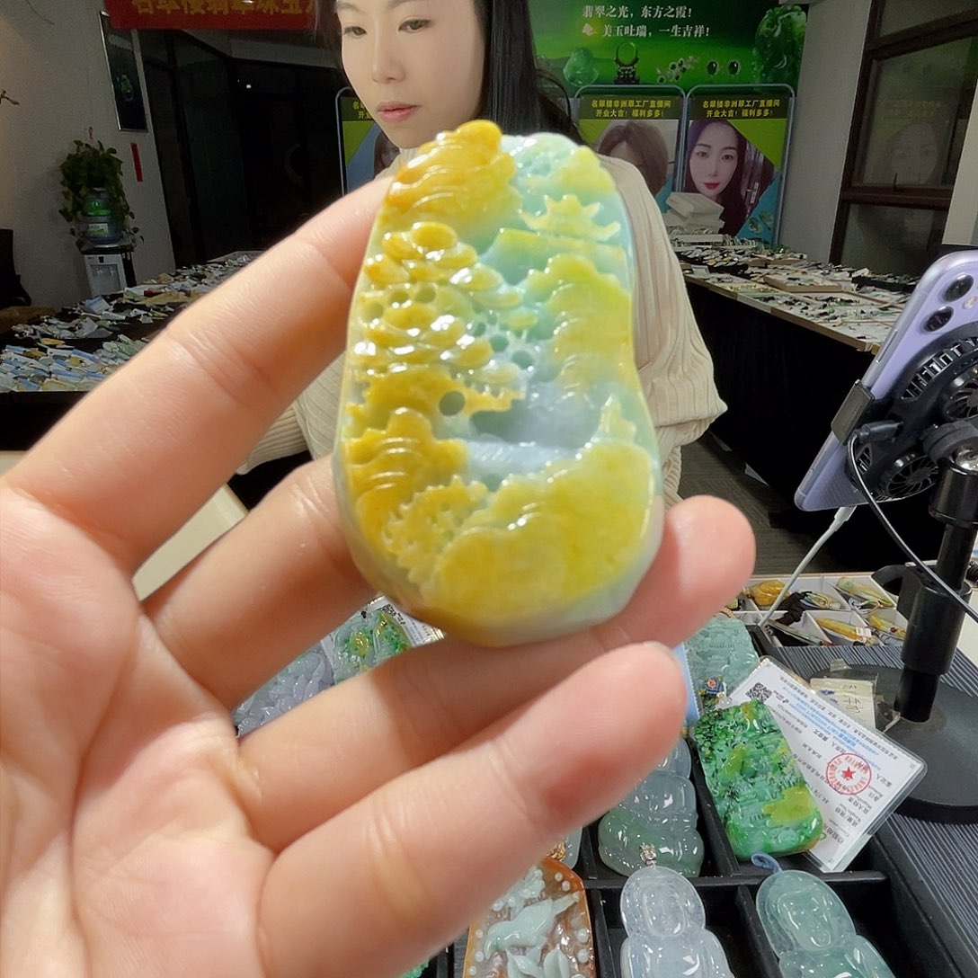 颈饰未镶嵌翡翠一
