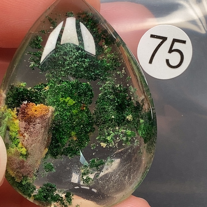 一***人水晶未镶嵌颈饰天然