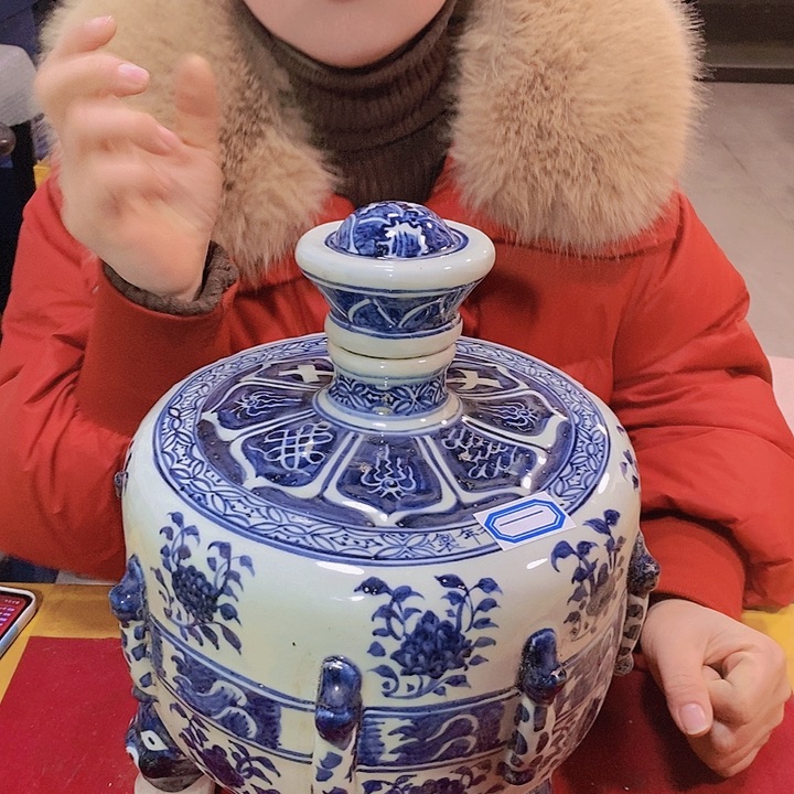 瓷片瓷器上还印有各种
