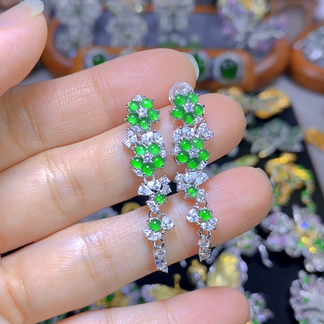 翡翠颈饰银S925镶嵌天然翡翠