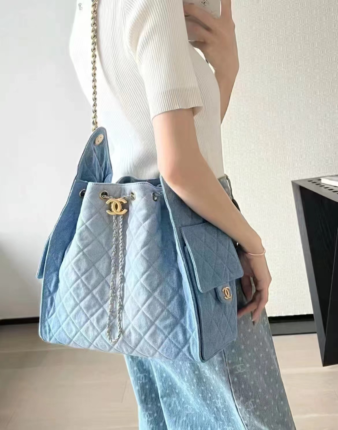 未使用 Chanel/香奈儿 【中号】限定版浅色牛仔吊床包25bag