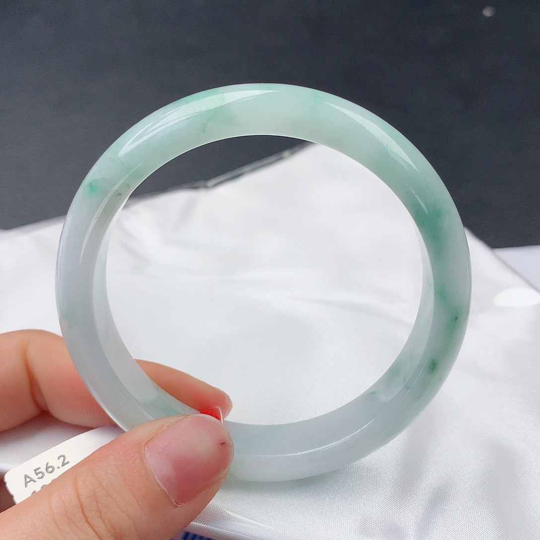 翡翠手镯未镶嵌80正57