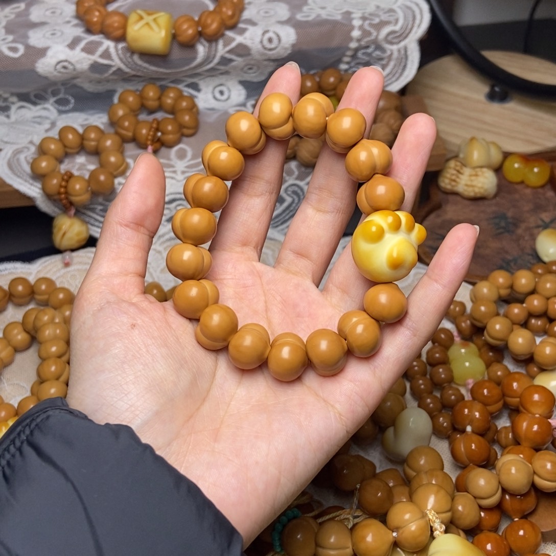 M***Y猴头核桃吊坠屁桃手串卡15