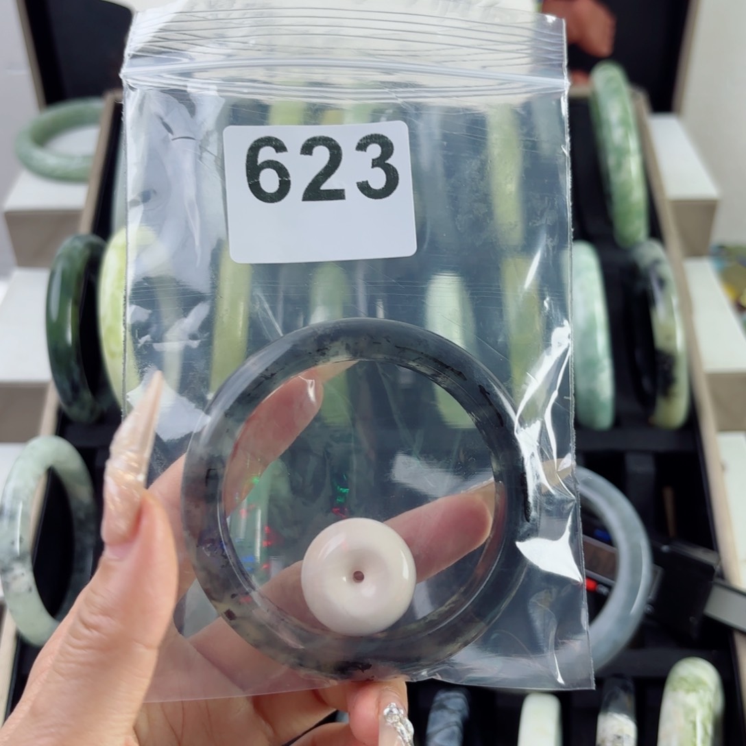 蛇纹石玉未镶嵌手镯연