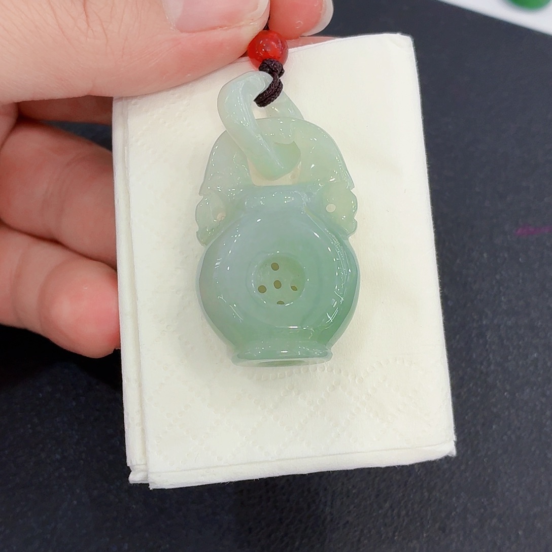 翡翠未镶嵌挂件翡翠保瓶吊坠