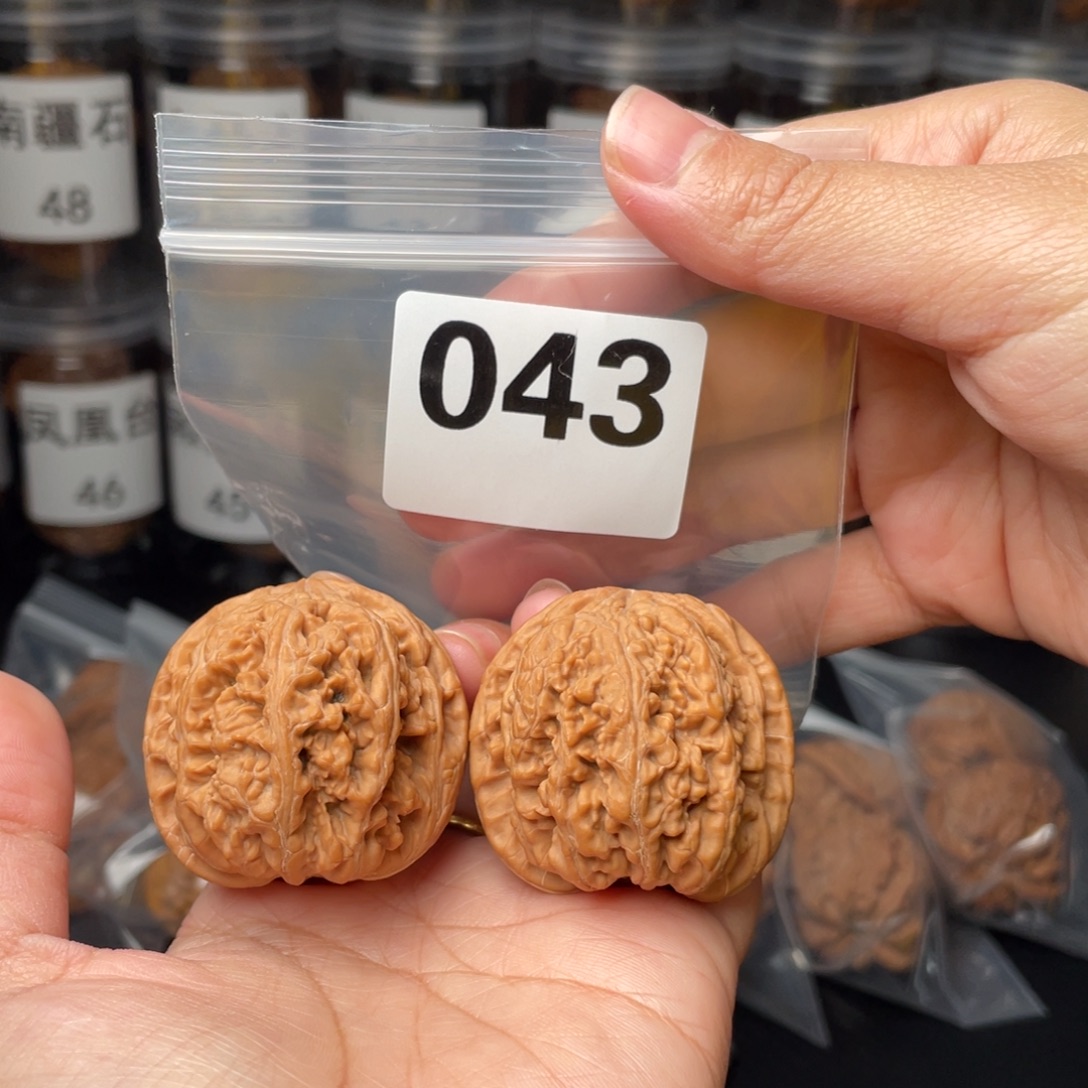 文玩核桃把件41球筋