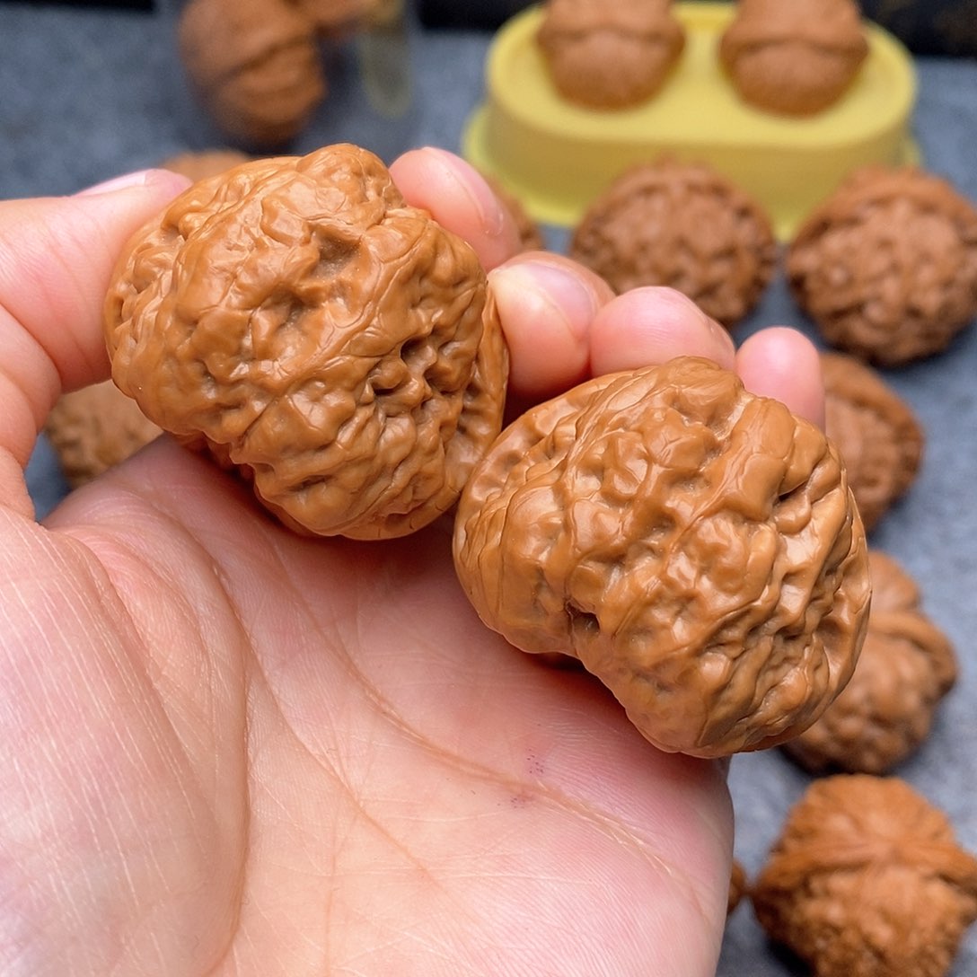 文玩核桃把件开*蛤蟆40红皮精品