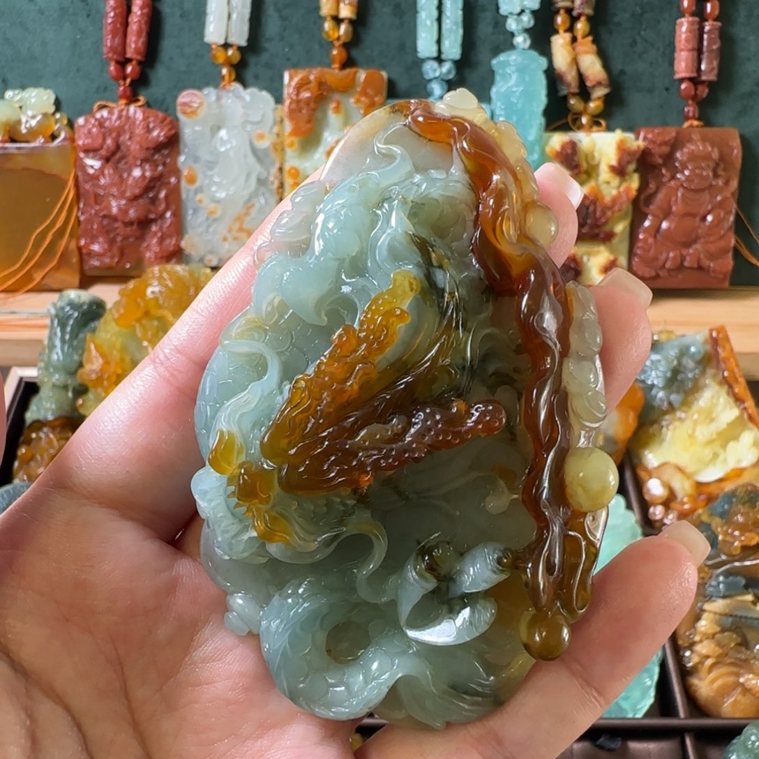 v***j岫玉未镶嵌颈饰龙