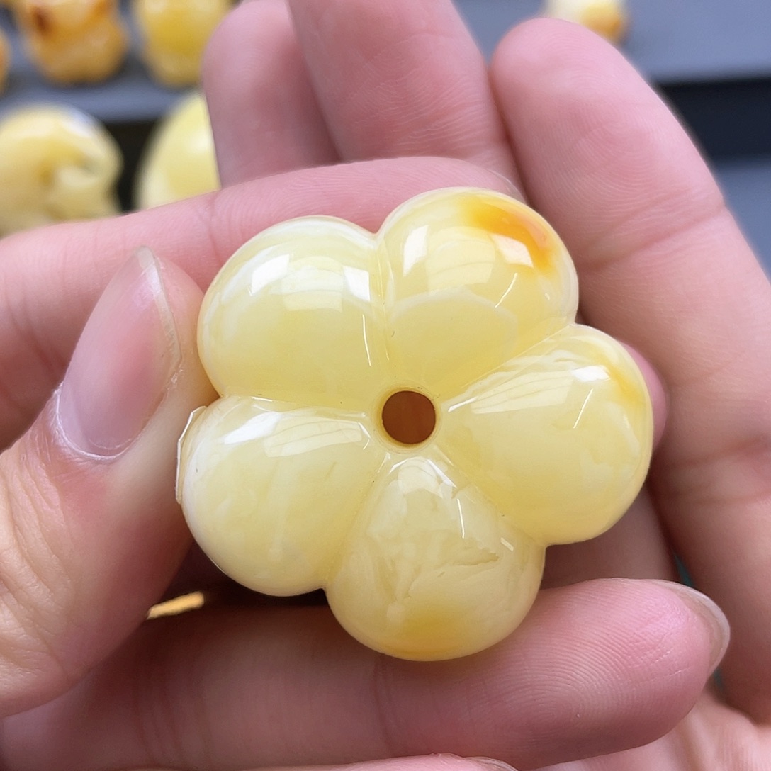 琥珀裸石未镶嵌蜜蜡