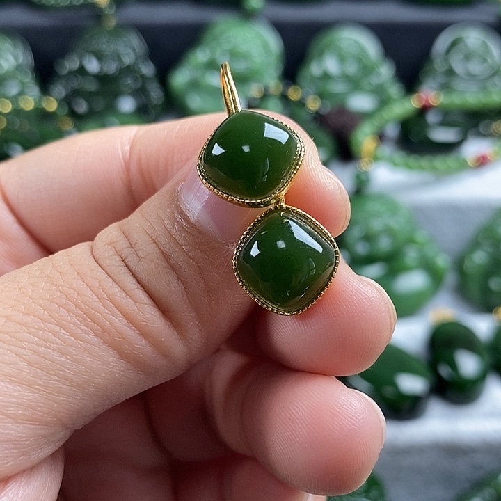 和田玉（碧玉）未镶嵌耳饰