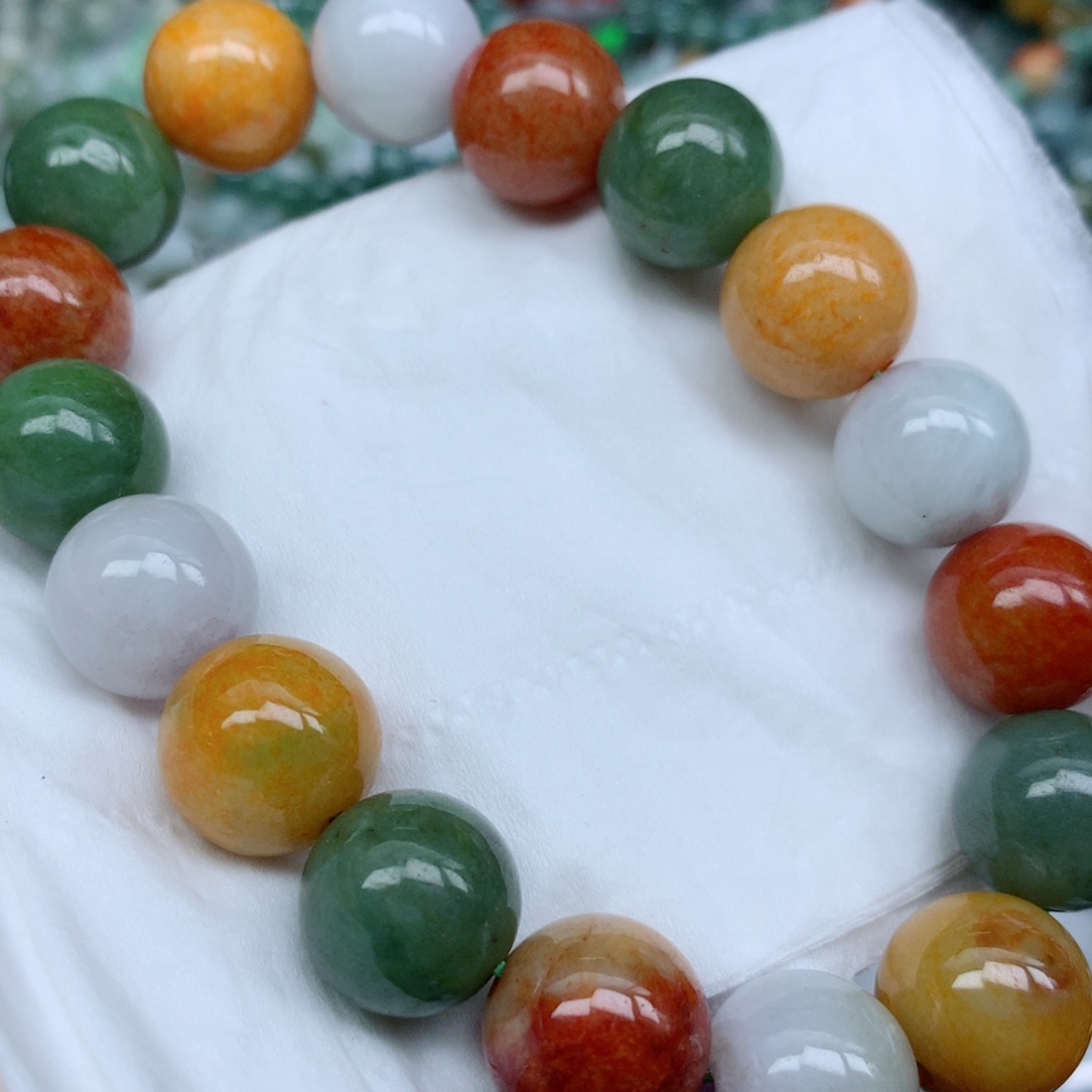 翡翠颈饰未镶嵌手串