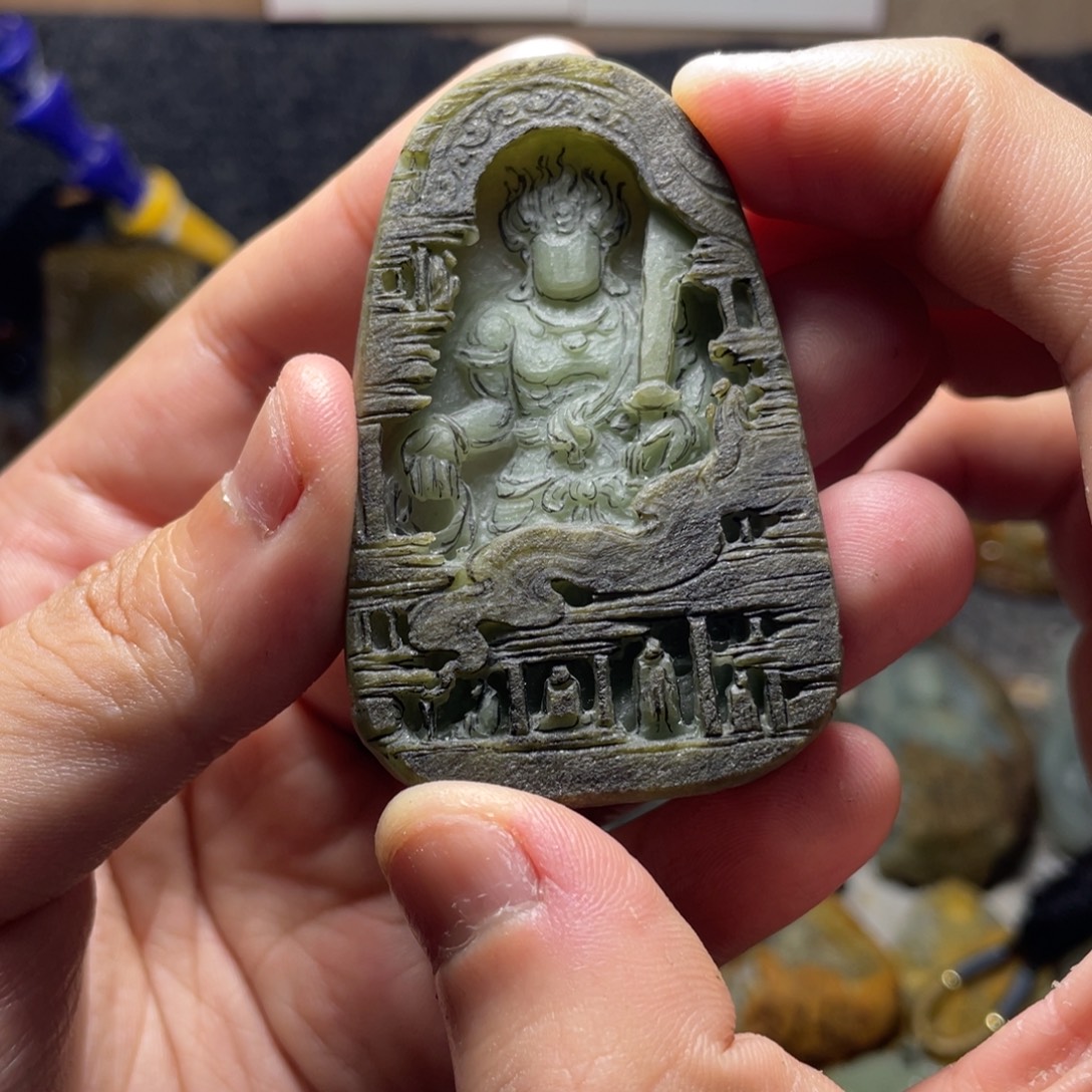 Z***z定制翡翠未镶嵌定制翡翠雕刻