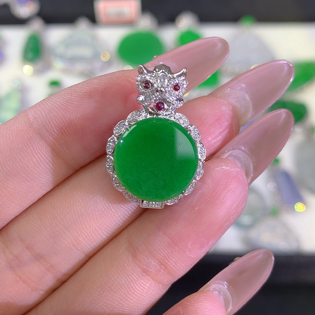 翡翠颈饰18K金镶嵌111111111