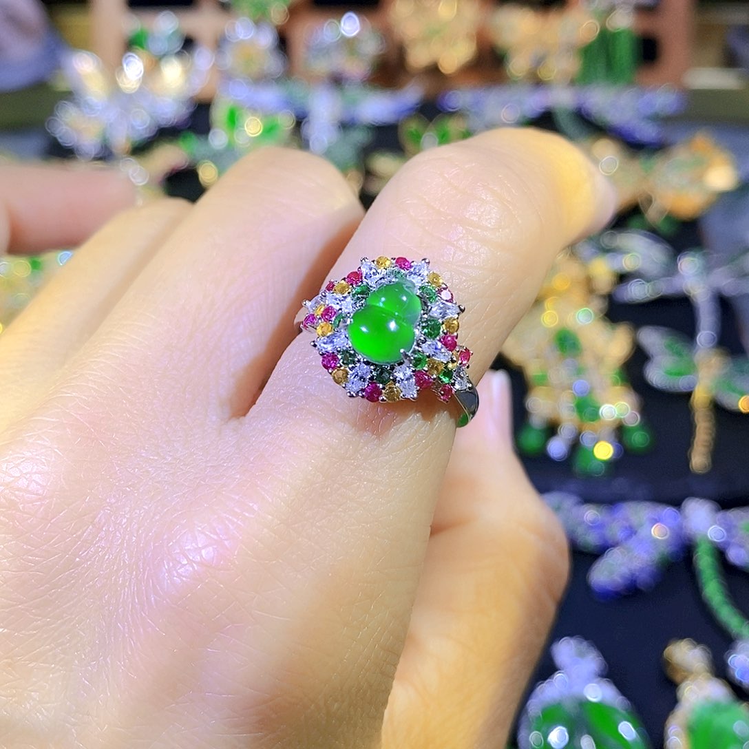 颈饰银S925镶嵌翡翠